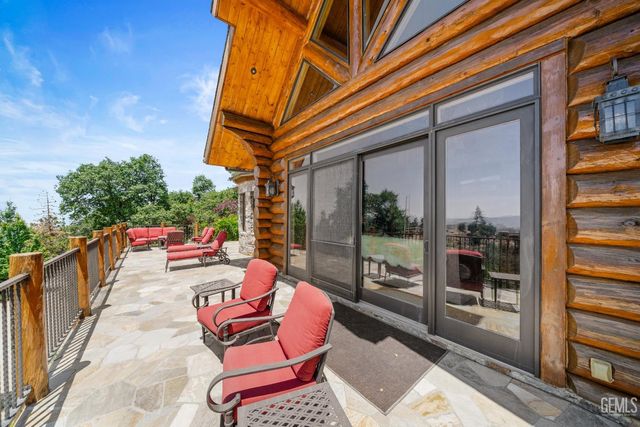 26000 Deertrail Drive, Tehachapi, CA 93561