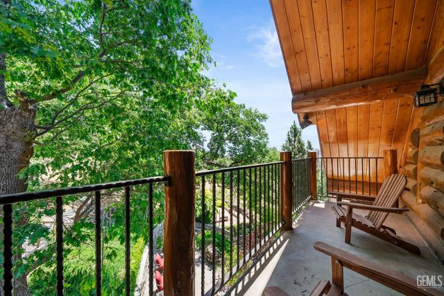 26000 Deertrail Drive, Tehachapi, CA 93561