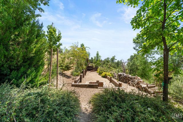 26000 Deertrail Drive, Tehachapi, CA 93561