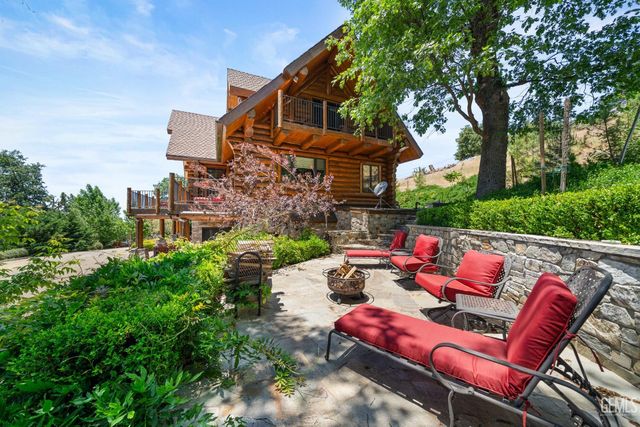 26000 Deertrail Drive, Tehachapi, CA 93561