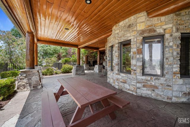26000 Deertrail Drive, Tehachapi, CA 93561