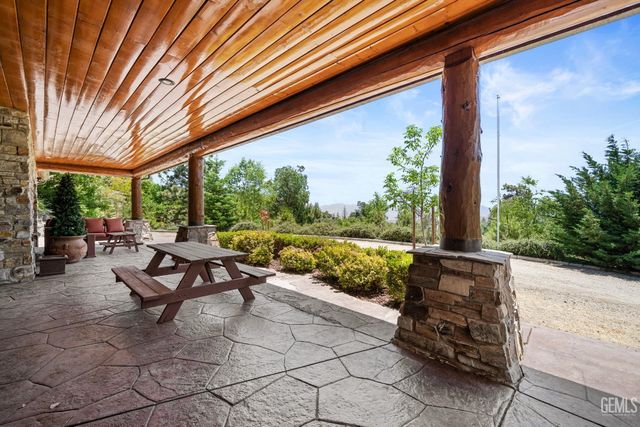 26000 Deertrail Drive, Tehachapi, CA 93561