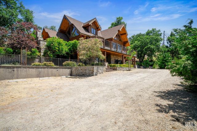 26000 Deertrail Drive, Tehachapi, CA 93561