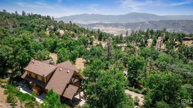26000 Deertrail Drive, Tehachapi, CA 93561