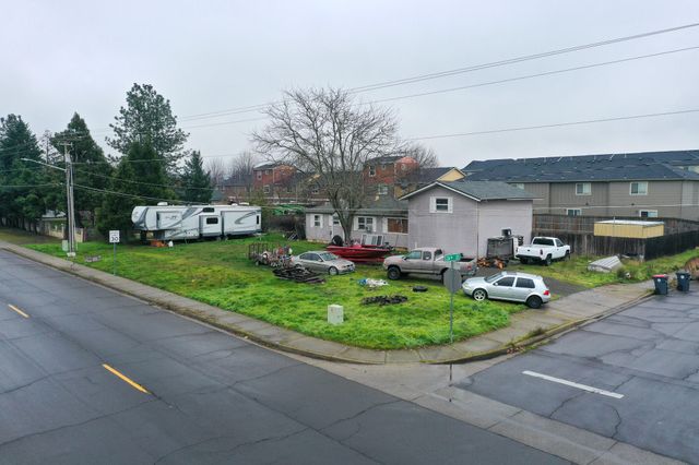 3400 Avenue C, White City, OR 97503