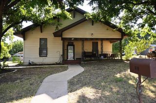 419 S Avenue C, Elgin, TX 78621