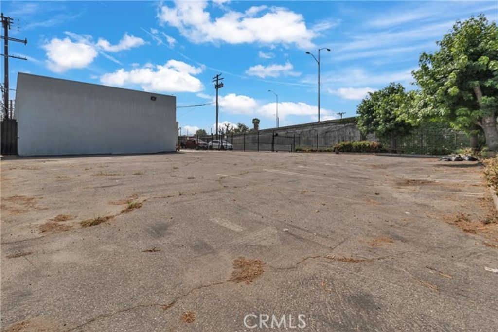 1102 N Rose Avenue, Compton, CA 90221