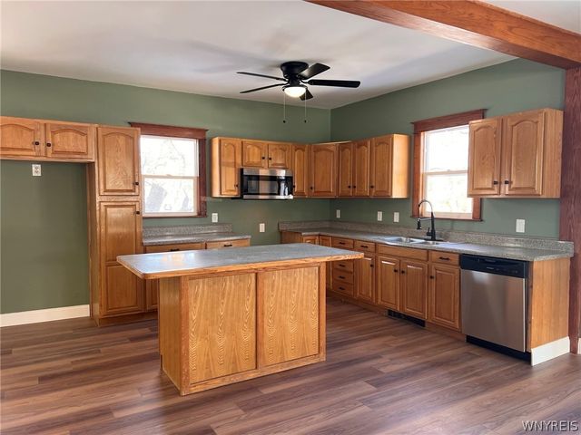 8 Rix Place, Hanover, NY 14136