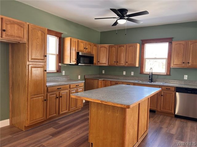 8 Rix Place, Hanover, NY 14136