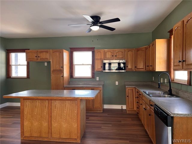 8 Rix Place, Hanover, NY 14136