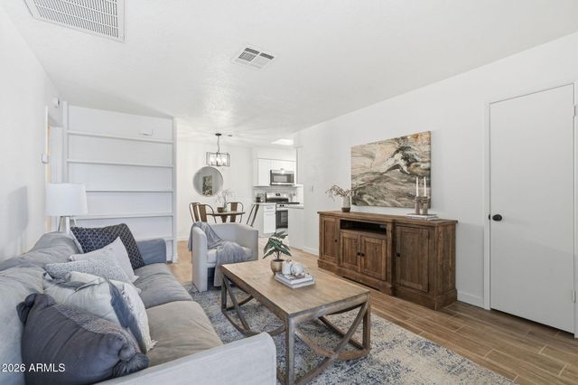 25 N COTTONWOOD Street 63, Chandler, AZ 85225