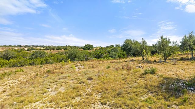 136 Legacy Hills DR, Johnson City, TX 78636
