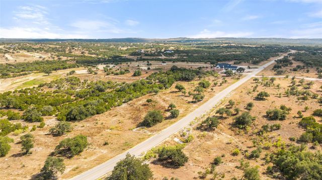 136 Legacy Hills DR, Johnson City, TX 78636