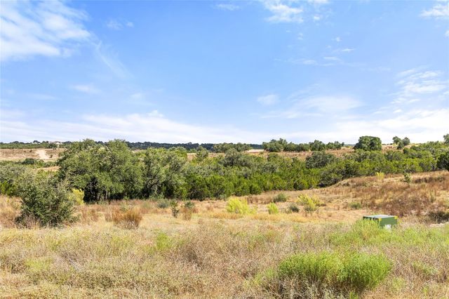 136 Legacy Hills DR, Johnson City, TX 78636