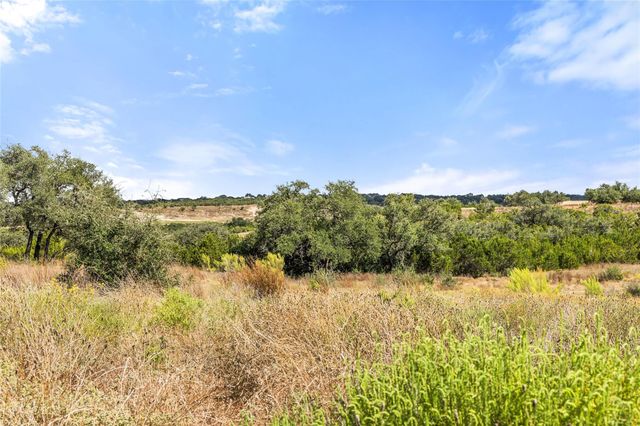 136 Legacy Hills DR, Johnson City, TX 78636