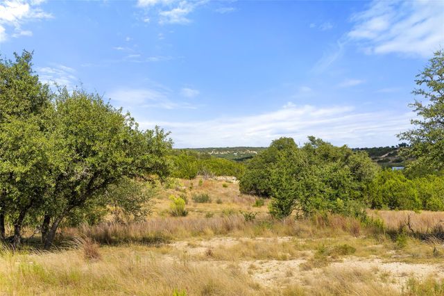 136 Legacy Hills DR, Johnson City, TX 78636