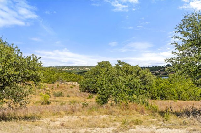 136 Legacy Hills DR, Johnson City, TX 78636
