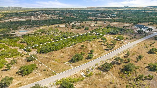 136 Legacy Hills DR, Johnson City, TX 78636