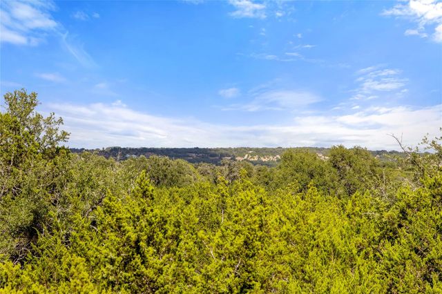 136 Legacy Hills DR, Johnson City, TX 78636