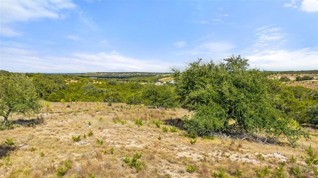 136 Legacy Hills DR, Johnson City, TX 78636