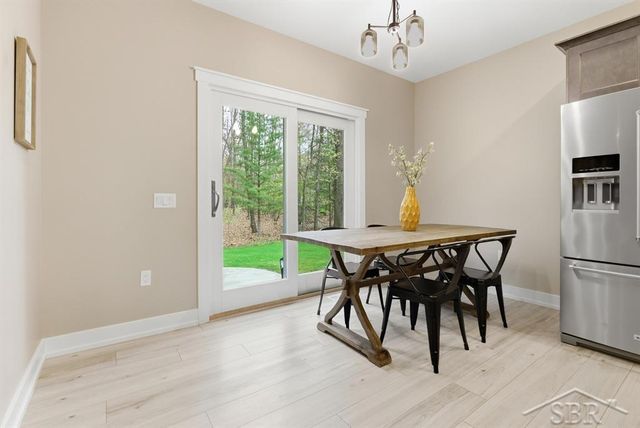 921 S Crooked Tree Lane, Midland, MI 48640