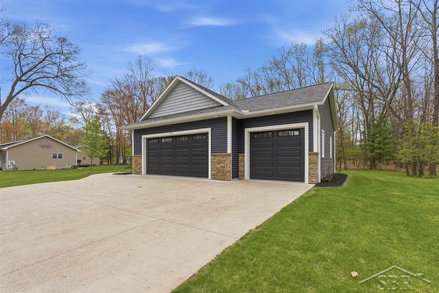 921 S Crooked Tree Lane, Midland, MI 48640