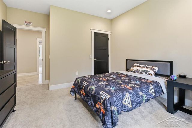 921 S Crooked Tree Lane, Midland, MI 48640