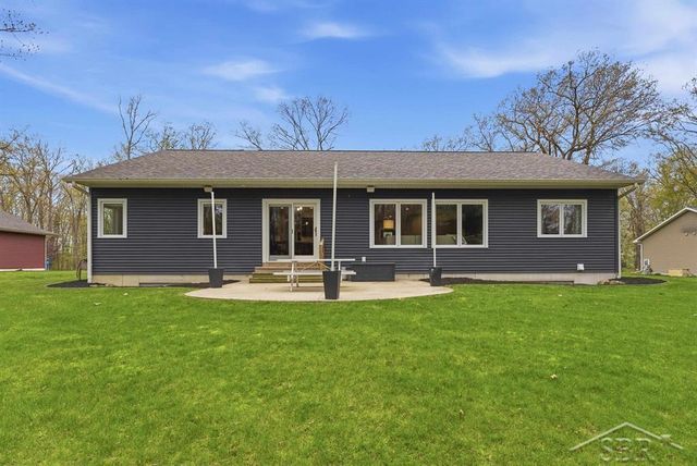 921 S Crooked Tree Lane, Midland, MI 48640