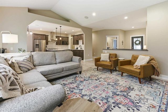 921 S Crooked Tree Lane, Midland, MI 48640