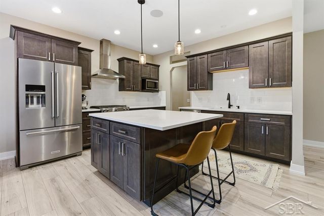 921 S Crooked Tree Lane, Midland, MI 48640