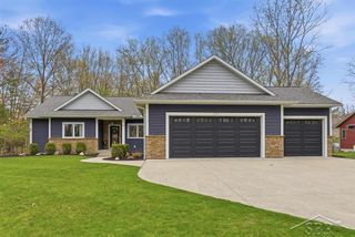 921 S Crooked Tree Lane, Midland, MI 48640