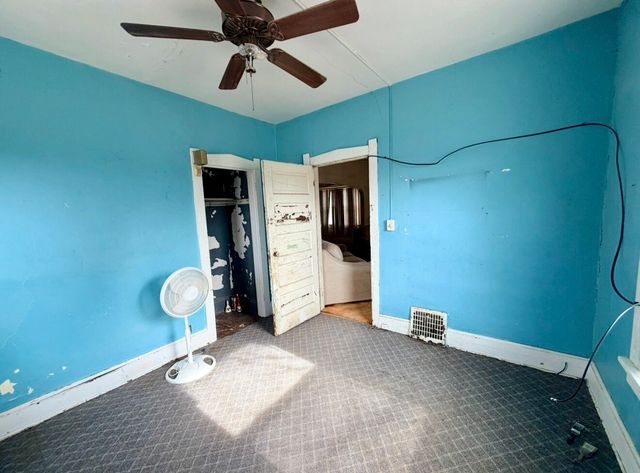 302 E Bell Avenue, Des Moines, IA 50315