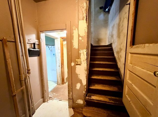 302 E Bell Avenue, Des Moines, IA 50315