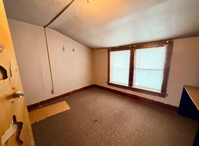 302 E Bell Avenue, Des Moines, IA 50315