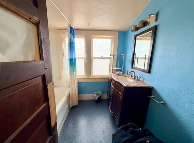 302 E Bell Avenue, Des Moines, IA 50315