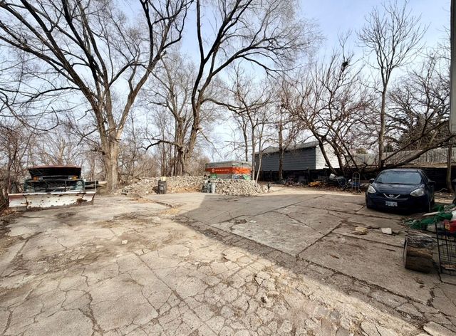 302 E Bell Avenue, Des Moines, IA 50315