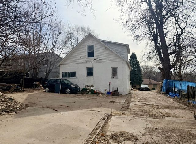 302 E Bell Avenue, Des Moines, IA 50315