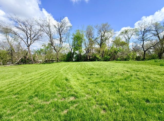 302 E Bell Avenue, Des Moines, IA 50315