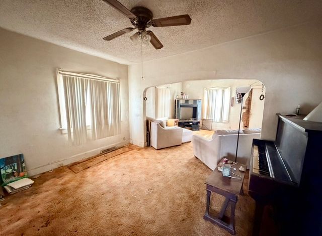 302 E Bell Avenue, Des Moines, IA 50315