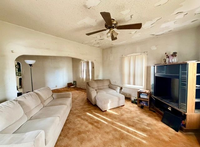 302 E Bell Avenue, Des Moines, IA 50315