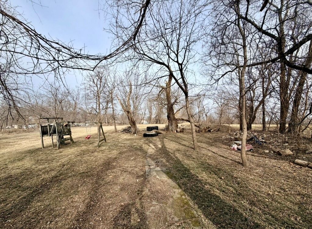 302 E Bell Avenue, Des Moines, IA 50315