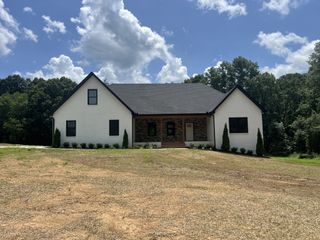 1041 Twin pine Rd, Dickson, TN 37055
