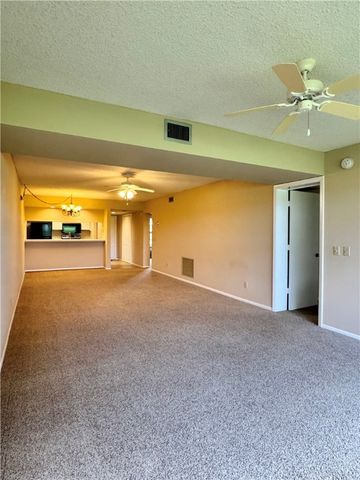 32 Plantation Drive 105, Vero Beach, FL 32966