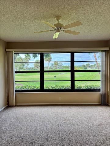 32 Plantation Drive 105, Vero Beach, FL 32966