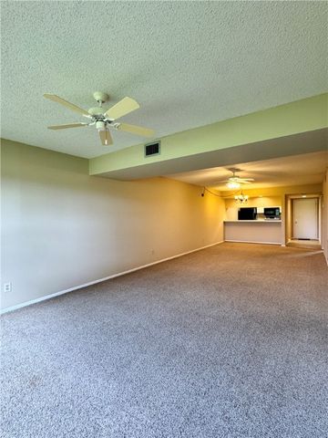 32 Plantation Drive 105, Vero Beach, FL 32966