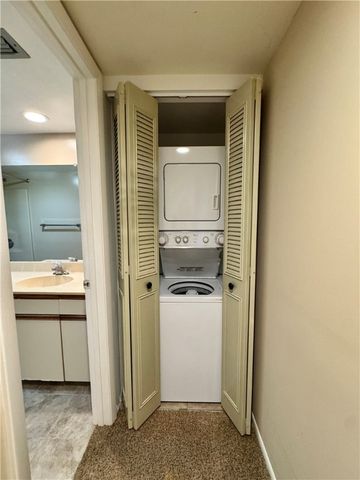 32 Plantation Drive 105, Vero Beach, FL 32966