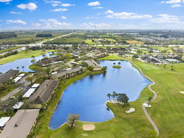 32 Plantation Drive 105, Vero Beach, FL 32966