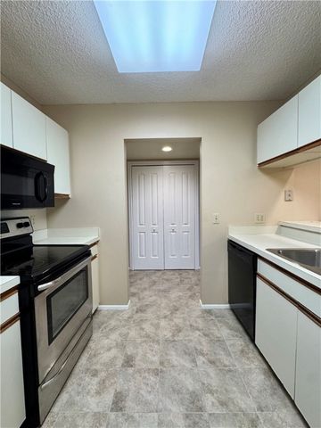 32 Plantation Drive 105, Vero Beach, FL 32966