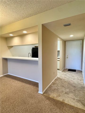 32 Plantation Drive 105, Vero Beach, FL 32966