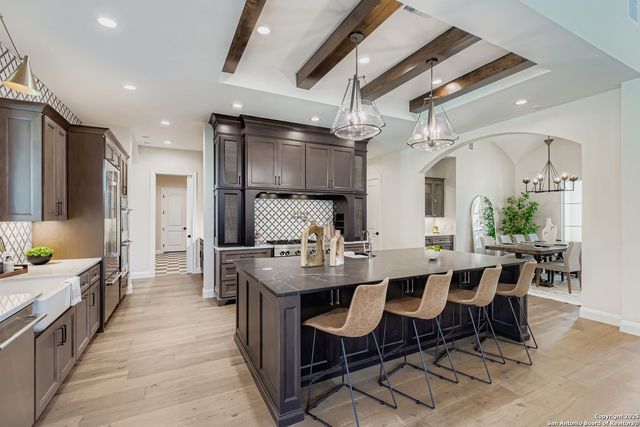 6907 Bluff Run, San Antonio, TX 78257
